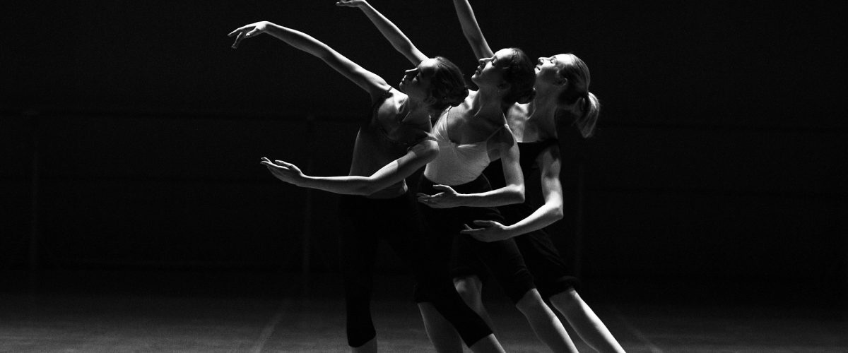 Black and white image of ballet dancers